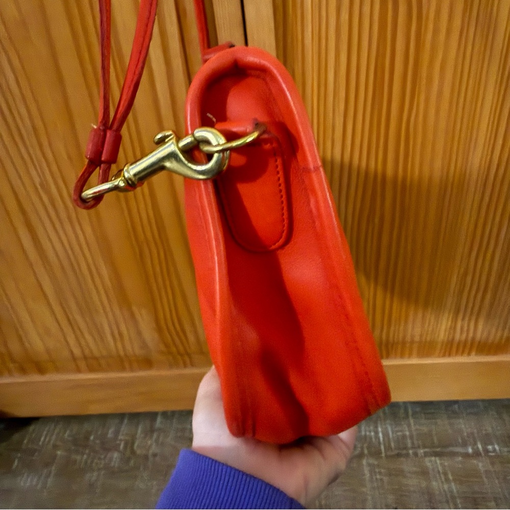 LAST CHANCE CLOSET CLOSING Vintage USA Coach Swinger Coral Red Orange Leather - Picture 8 of 12